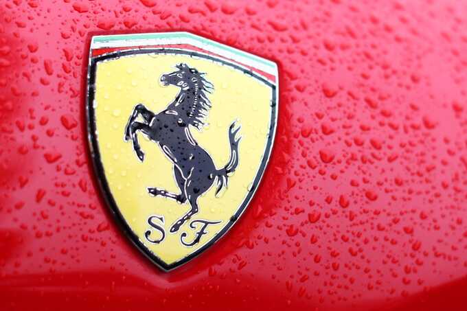 Ferrari начала принимать биткоины для оплаты автомобилей в своих автосалонах